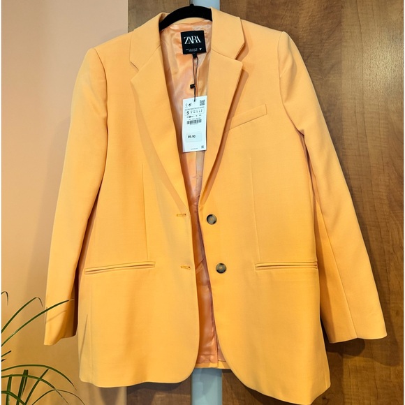 Zara NWT orange straight cut blazer
$89
Size: S - Picture 12 of 14